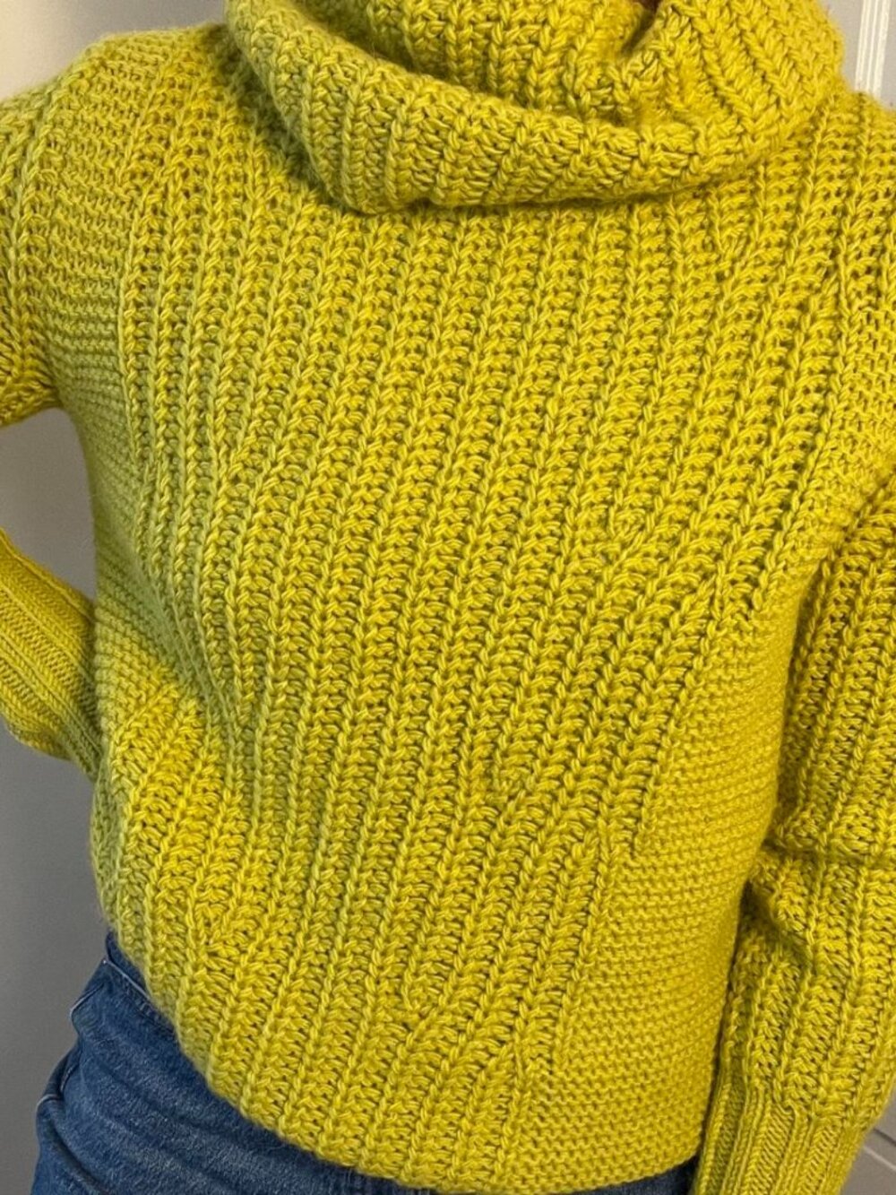 Banana Republic Women's Yellow and Green Sweater